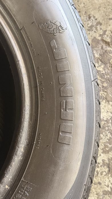 Pneus 215/65r15 Jinyu YH12 com 95% piso