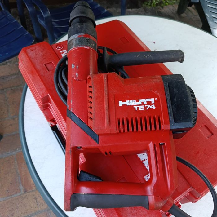 Młot obrotowy Hilti TE74
