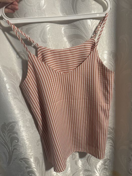 Женский пудровый топ в полоску