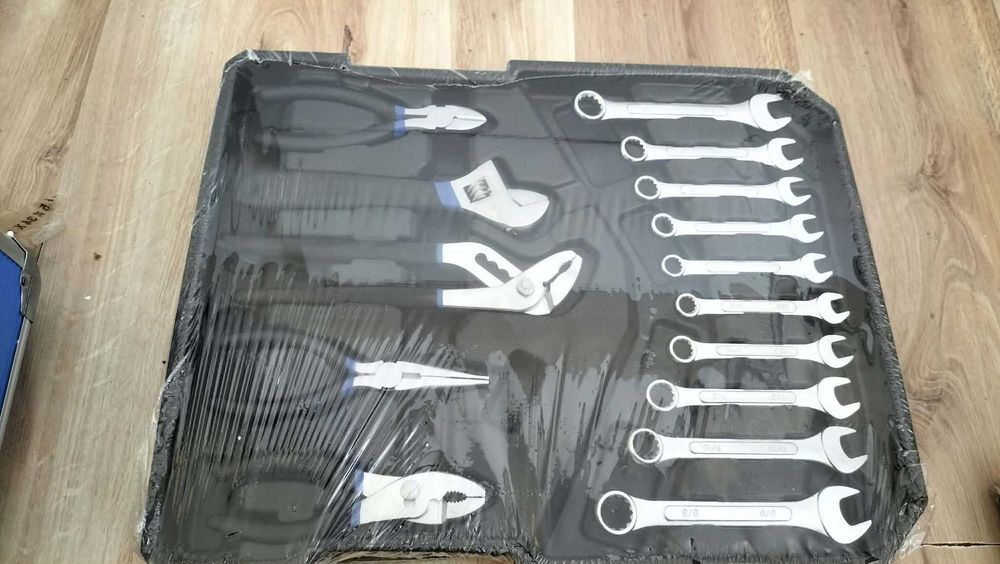 Zestaw narzędzi Tresko, skrzynka narzędziowa