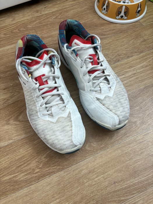 Кросовки мізуно .