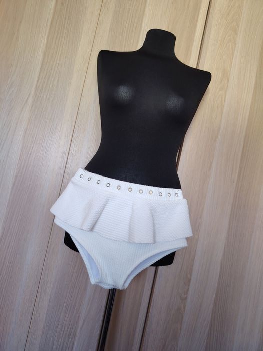 Biały dół od bikini falbanka S