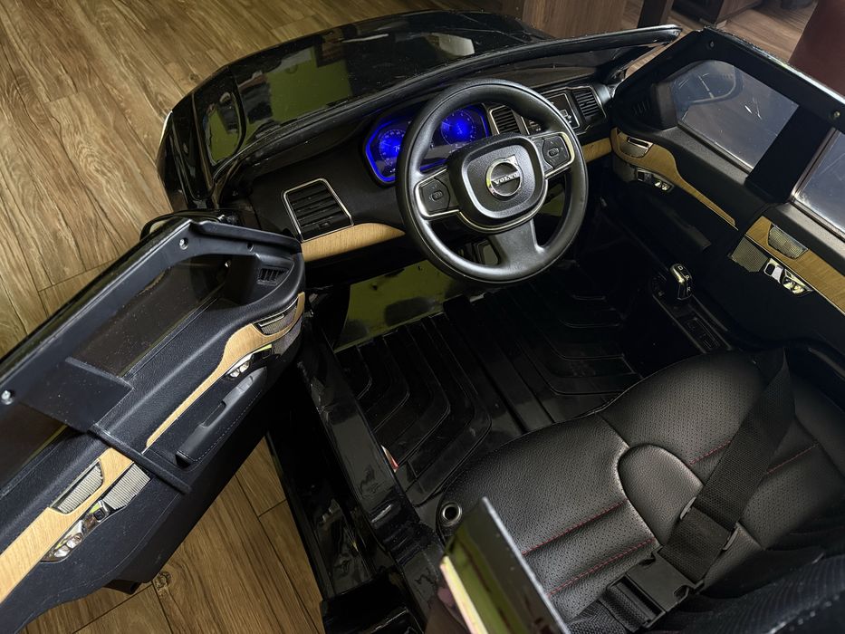 volvo xc90 na akumulator