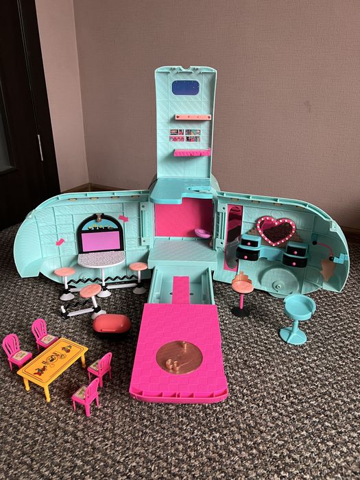 Автомобіль кемпер LOL