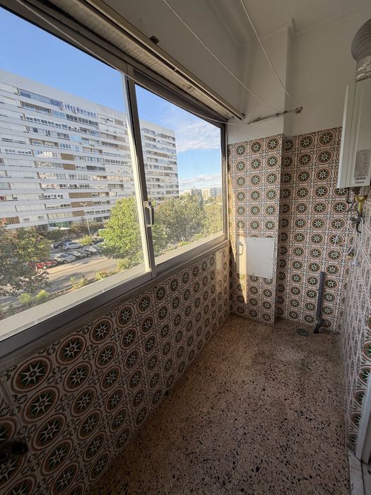 T3+1 c/2 casas de banho na Portela