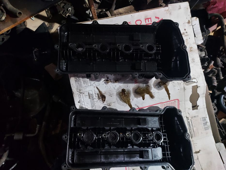 Кришка клапанів Hyundai Kia 1.6 бензин g4fc