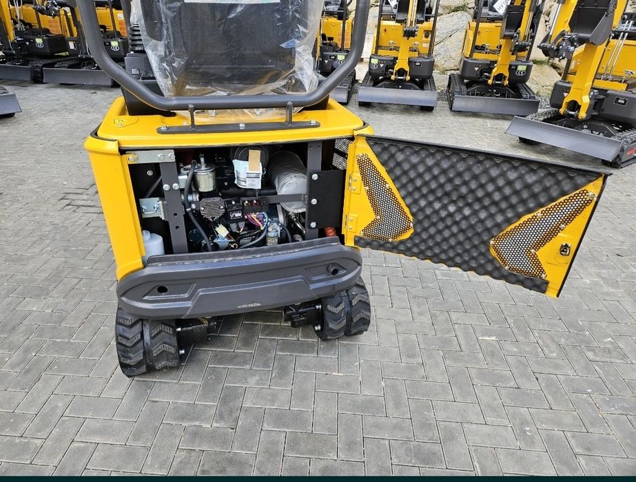 екскаватор KRÜGER XKW-18, двигун KUBOTA D-722 1.8 T