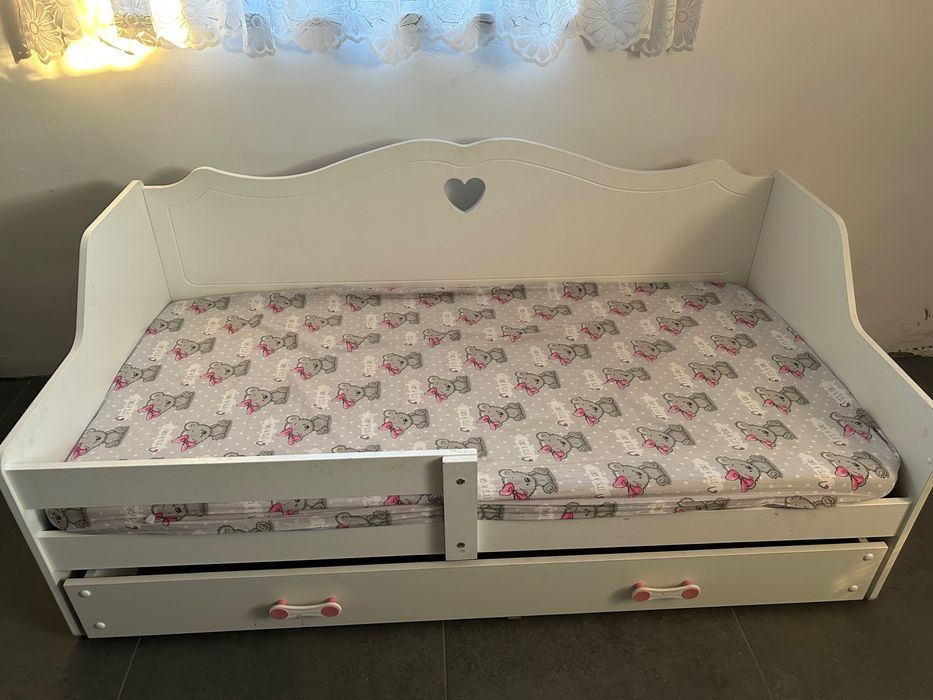 Łóżko dla dziewczynki