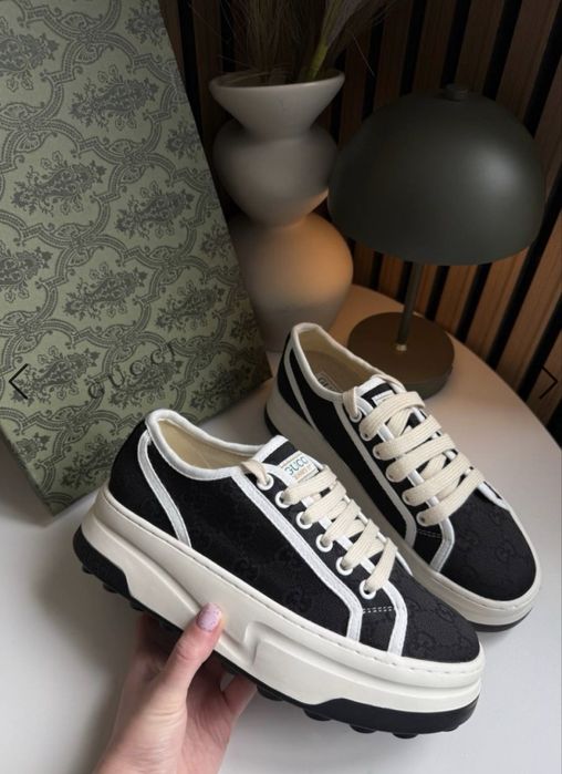 Кросівки жіночі Gucci GG Canvas чорно-білі, без коробки