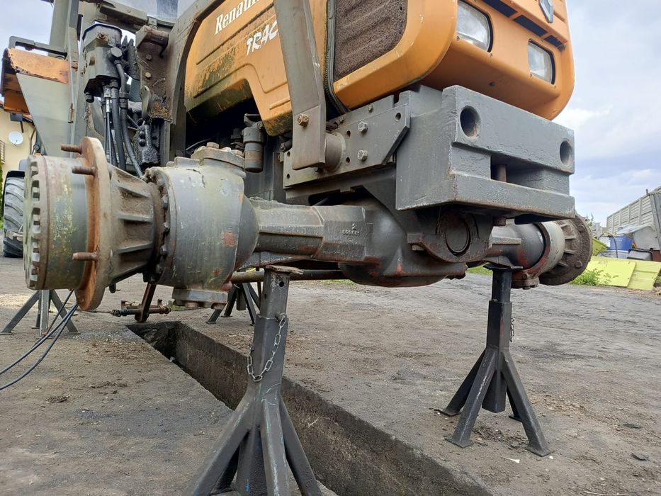Części do przedniego napędu Renault 70.34/ 80.34/ 90.34 itp