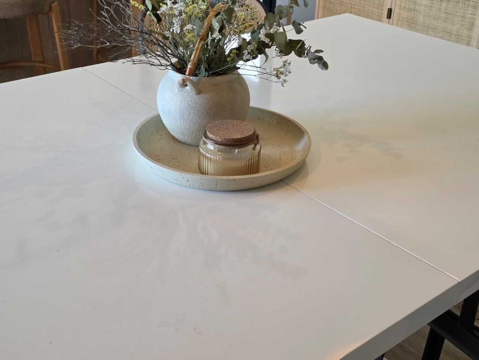 Mesa de Refeições para Sala de Jantar completamente nova, 3 meses de uso