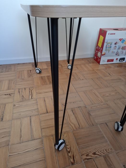 Mesa de Escritório/Computador com Rodas – 120 × 60 cm – Excelente Estado