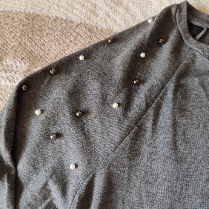 Сірий світшот з перлинами