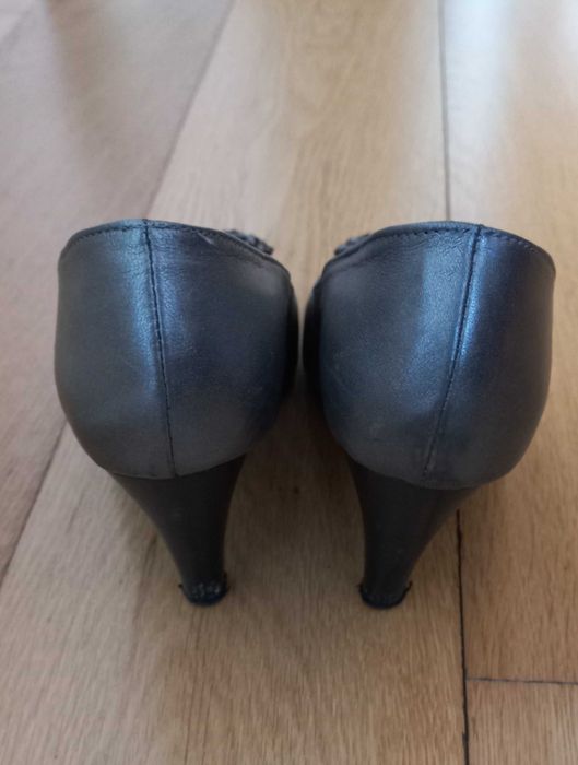 Sapatos altos pele cinzenta - Tam. 37