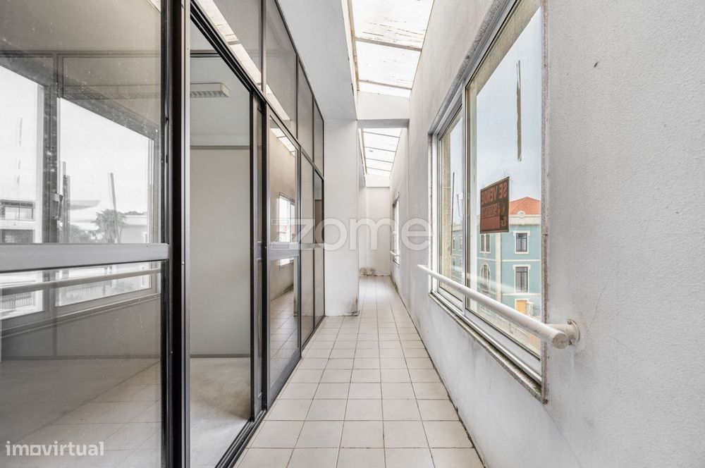 Escritório com 82 m² | Centro Comercial da Estação | Viana do Caste...
