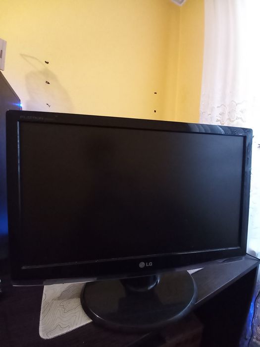 Монітор LG Flatron W2453SQ-PF