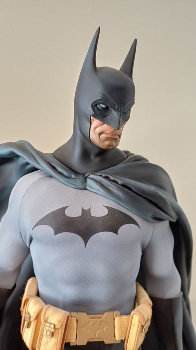 Batman DC Premium Format Sideshow Collectible