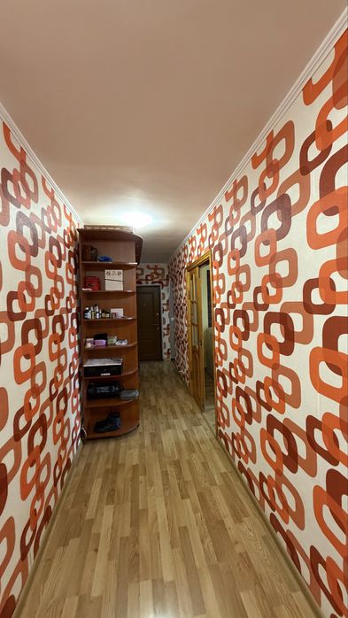 Продам трьохкімнатну квартиру в тихому центрі