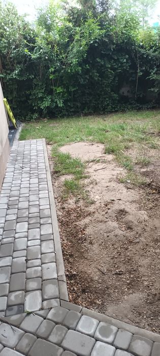 Ręczne roboty ziemne, prace ogrodowe.