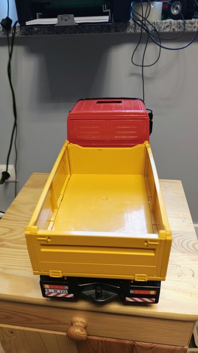 Bruder mercedes skrzynka