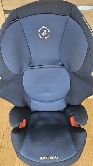 Fotelik samochodowy Maxi  Cosi Rodi  15-36 kg