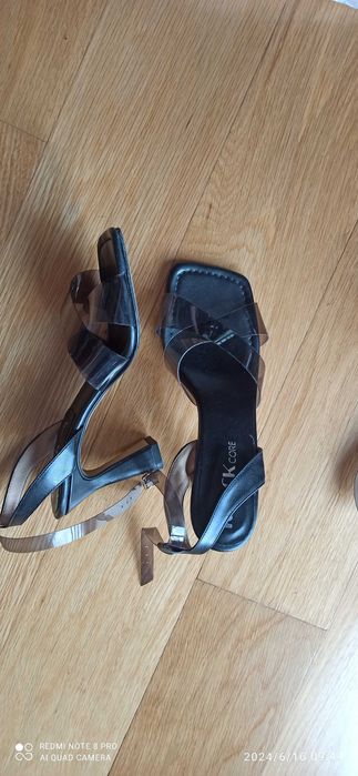 Sandálias com tiras transparentes,  "Krack core", n.º 38.,64409390375939121