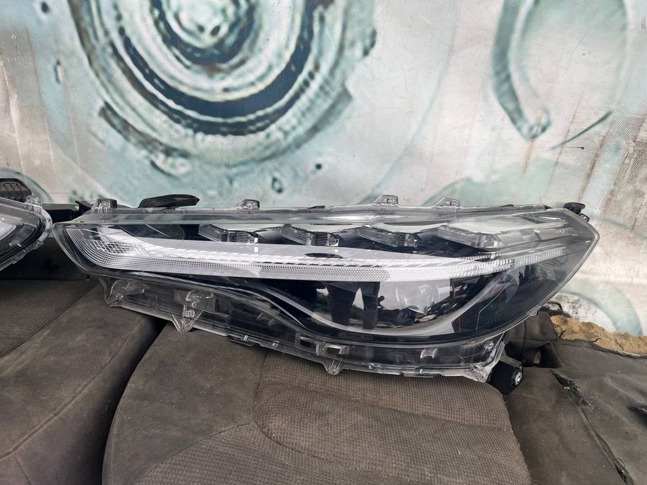 Фара на Toyota Corolla Cross 22-26 року