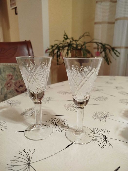 Кришталеві фужери рюмки