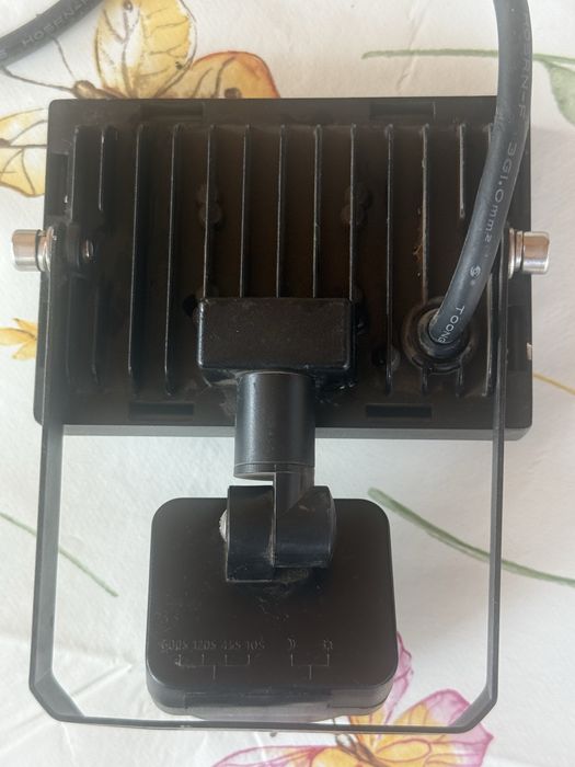 Halogen LED z czujnikiem ruchu