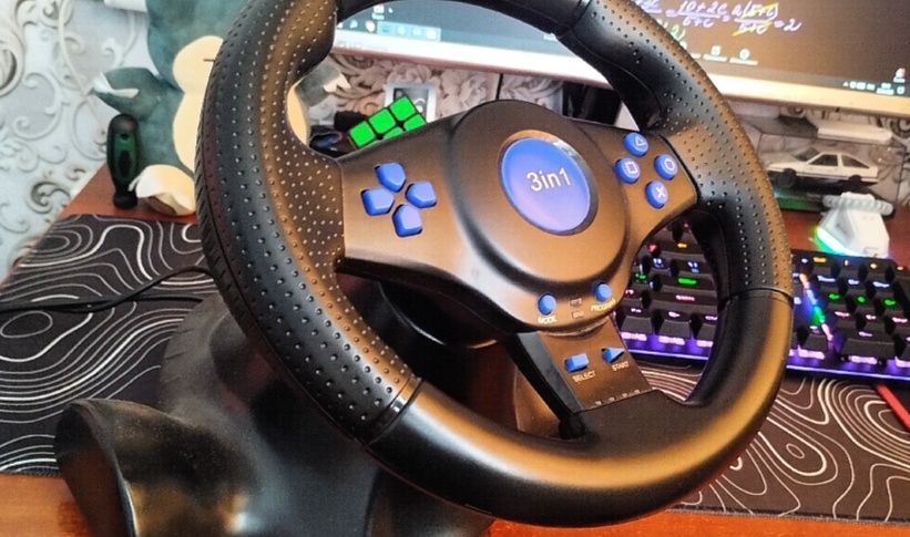 Ігрове кермо в хорошому стані