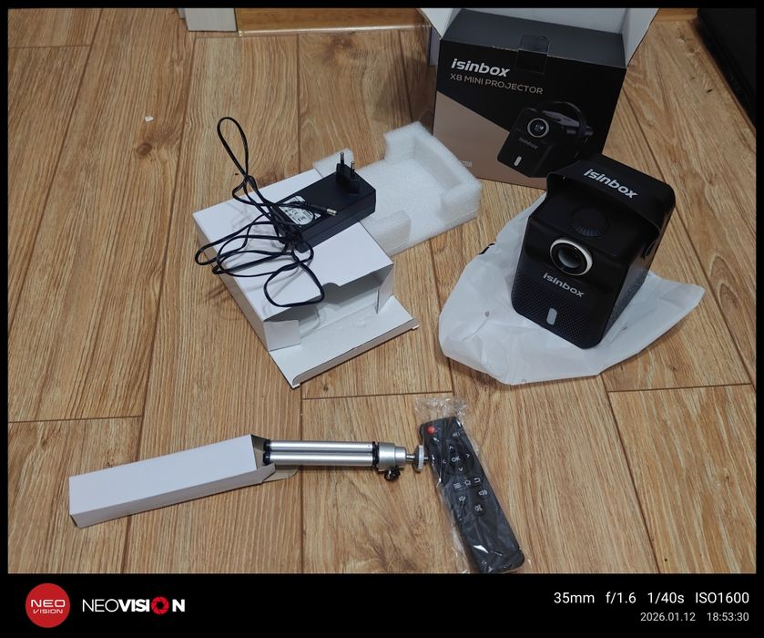 Портативний проектор ISINBOX X8 5G WIFI з підтримкою 1080p