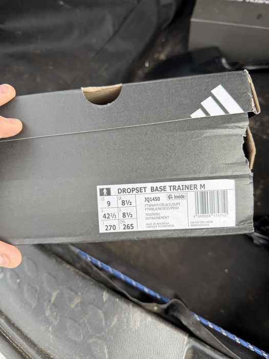 Sprzedam buty marki adidas  rozmiar 42,2/3 jak nowe