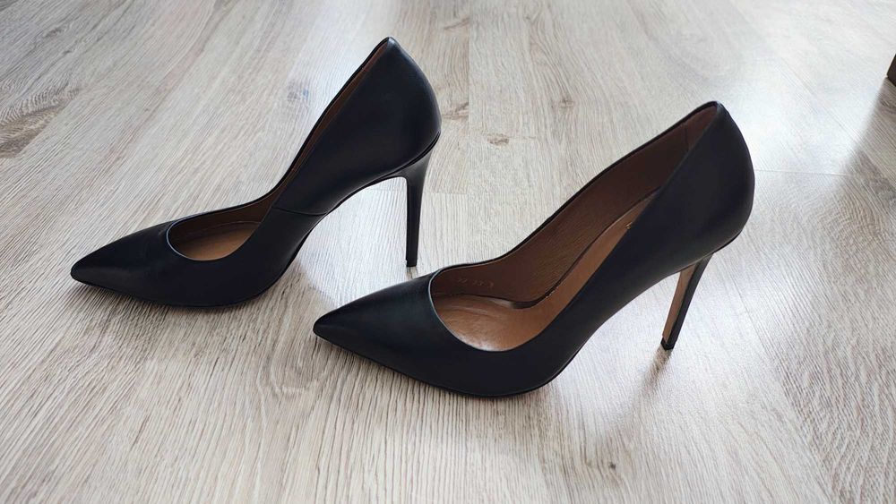 Szpilki Baldowski rozmiar 40