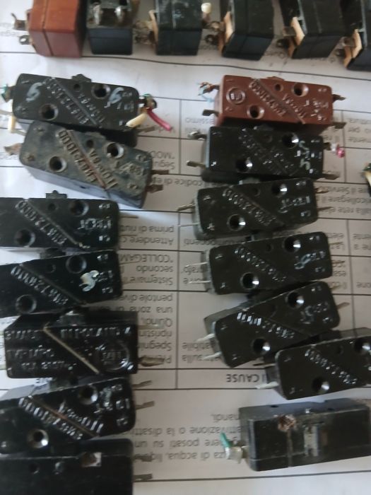 Мікроперемикач д701