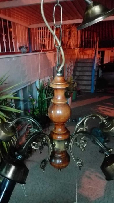 3 Candeeiros Novos Tecto Amarelos Com Cristais e 1 em Madeira Nobre