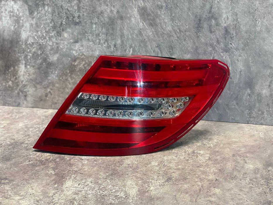 Лед ліхтар Рестовий Mercedes W204 фонарь задний правый Идеал