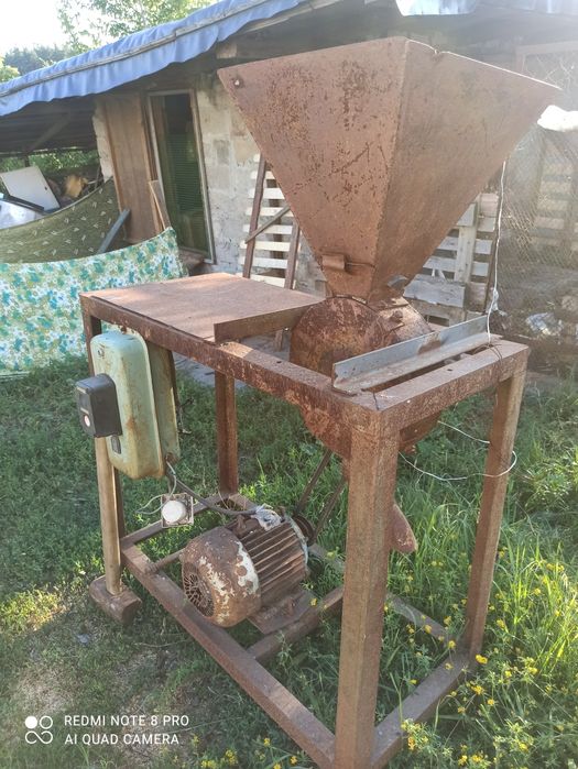 Продаю млин для зерна: 2 500 грн. - Електроінструмент Царичанка на Olx