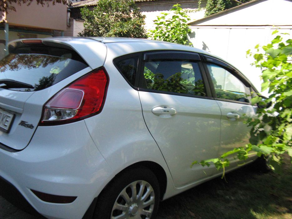 FORD FIESTA 2015 року
