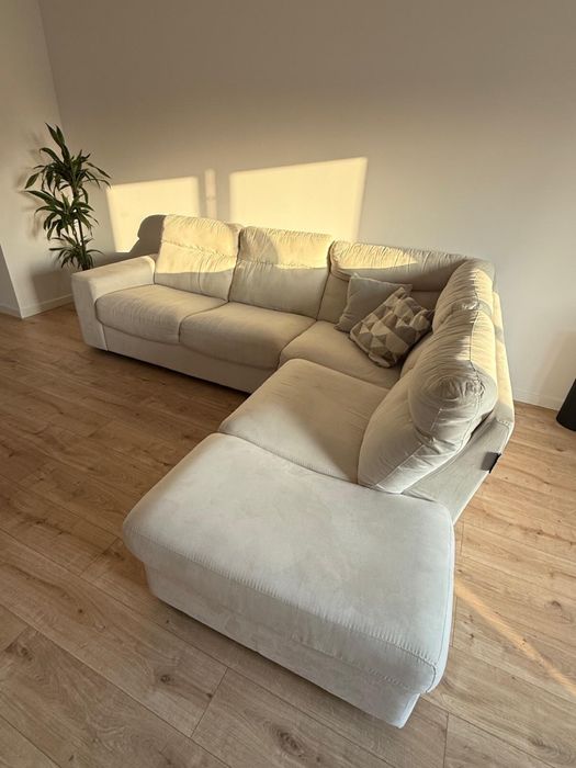 Sofá chateaux 260x 210, branco com tecido agradavel para calor e frio