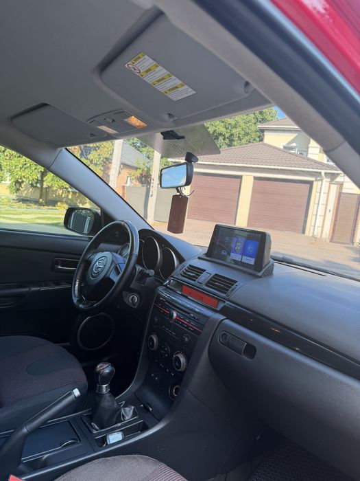 Продам Mazda 3.