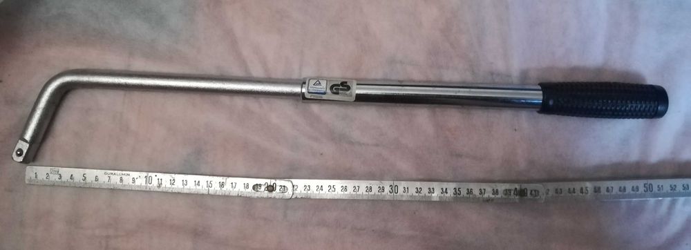 chave de roda extensivel com 2 soquetes 17 a 23 mm