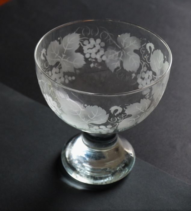 Taça lavrada vintage