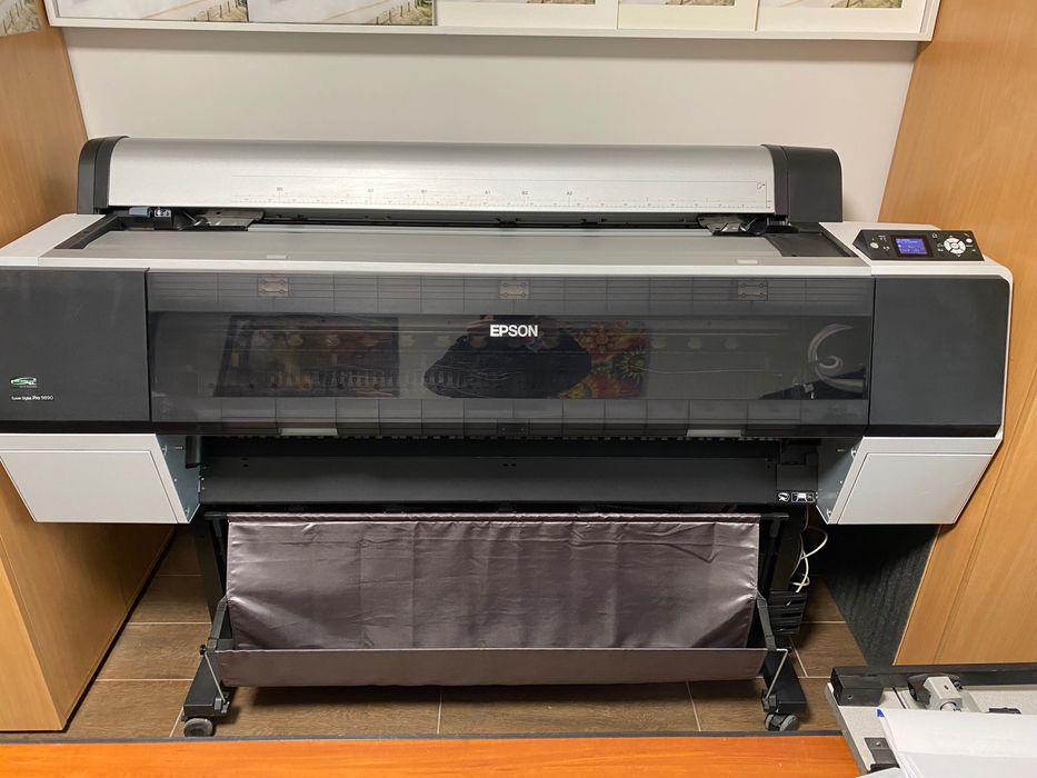 Плотер Epson Stylus Pro 9890 (друкує)