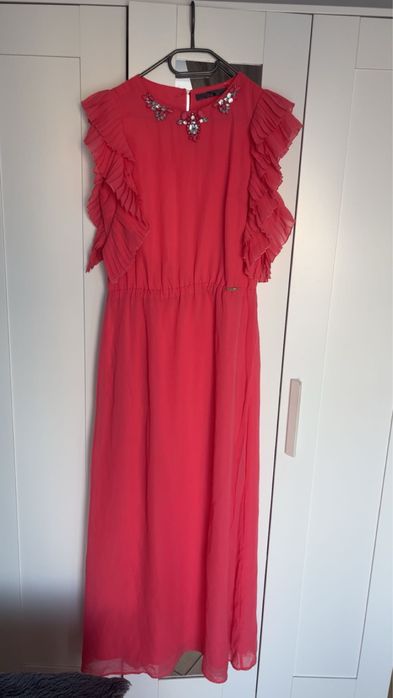 Elegancka sukienka  Guess