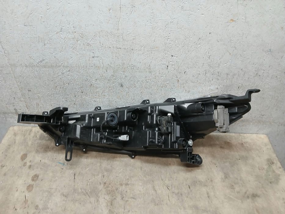 Lampa przód prawa toyota corolla cross full led 16-184