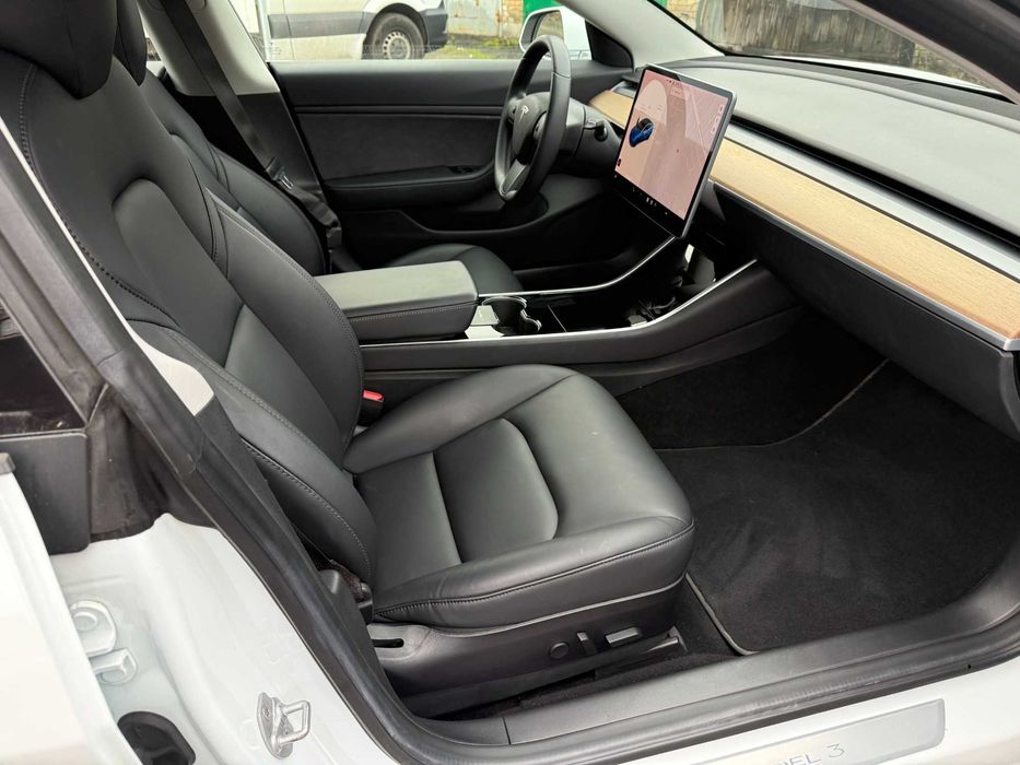 Продам Tesla Model 3 2018