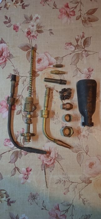 Всё,что на фото, форсунка МТЗ 80, насос УТН