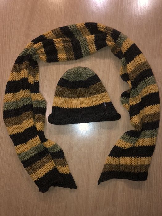 Czapka i szal firmy Margot, komplet