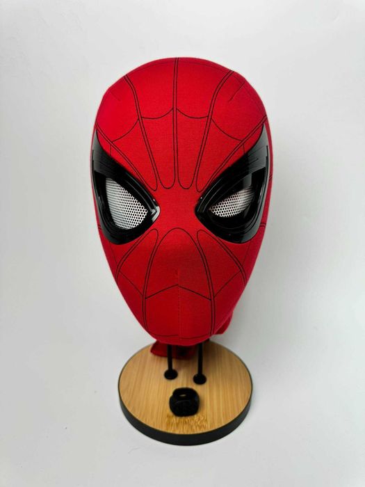 Maska Spider Man'a z RUCHOMYMI SOCZEWKAMI sterowanymi pilotem