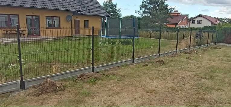 Ogrodzenie panelowe panele ogrodzeniowe słupki producent